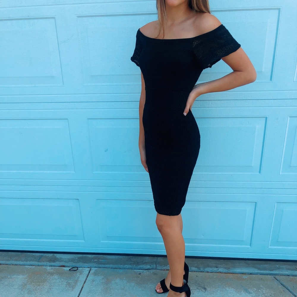 Knee length Black lace Bodycon dress